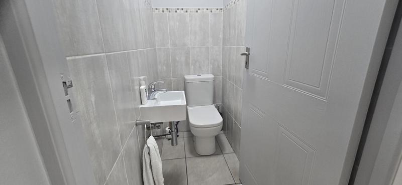 3 Bedroom Property for Sale in Reebok Western Cape